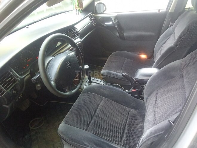 Opel Vectra-11