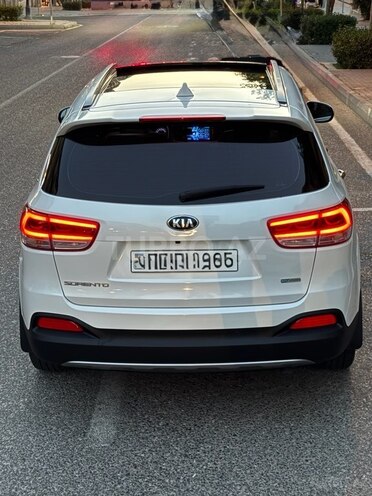 Kia Sorento-9