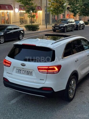 Kia Sorento-12