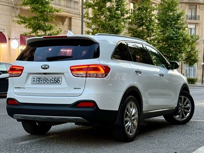 Kia Sorento-11