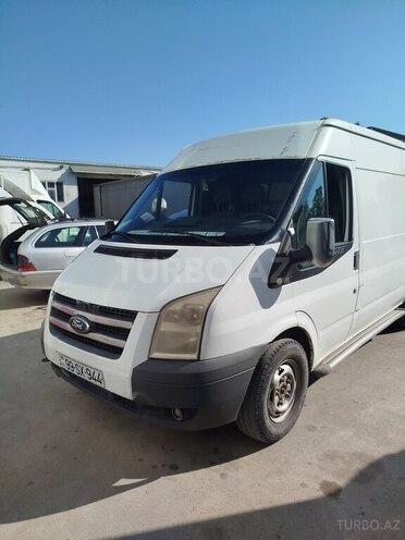 Ford Transit-4