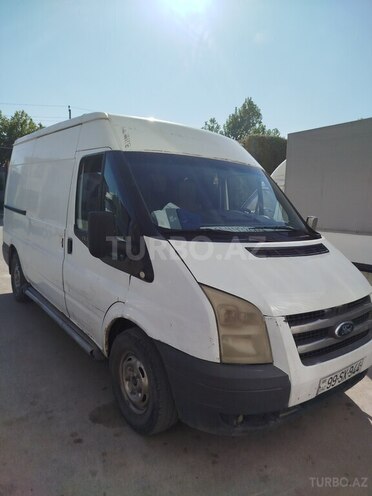 Ford Transit-3