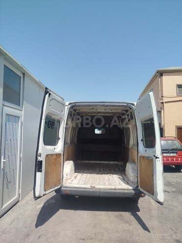 Ford Transit-9