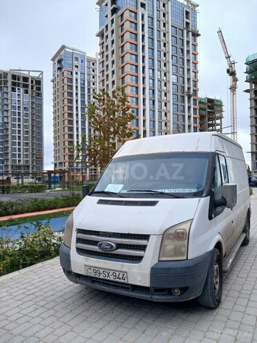 Ford Transit-8