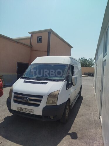Ford Transit-11
