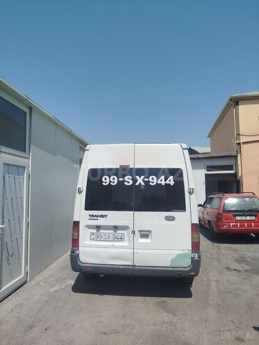 Ford Transit-12
