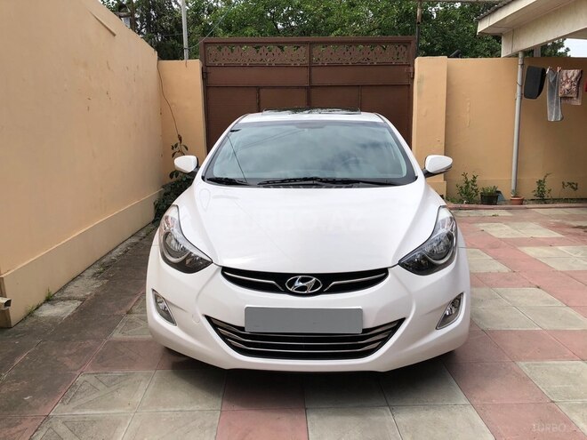 Hyundai Elantra-1