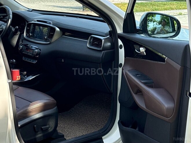 Kia Sorento-16