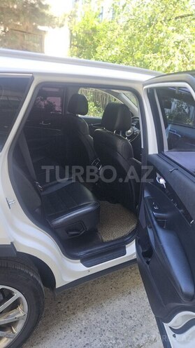 Kia Sorento-13