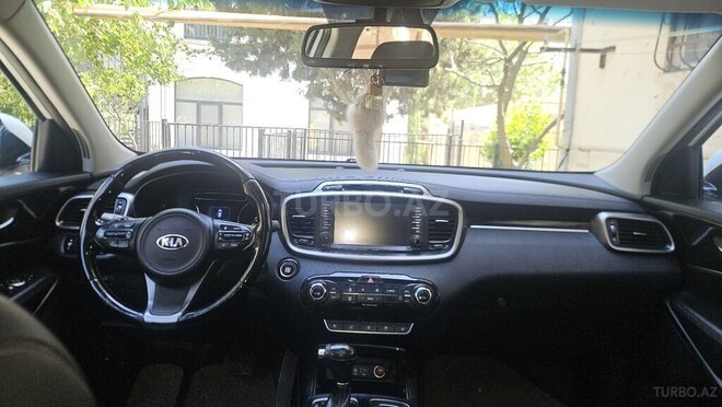 Kia Sorento-16