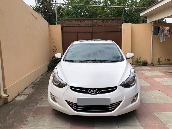 Hyundai Elantra-4