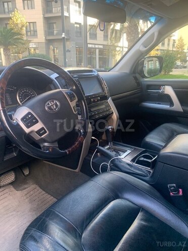 Toyota Land Cruiser-4