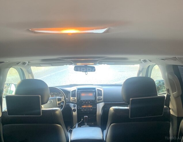 Toyota Land Cruiser-3