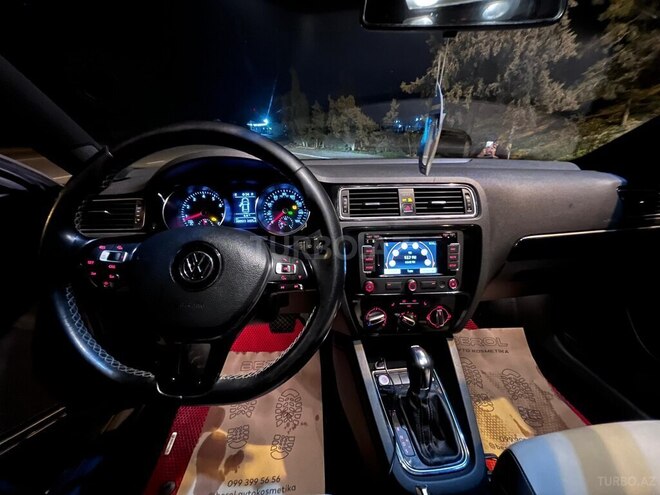 Volkswagen Jetta-8