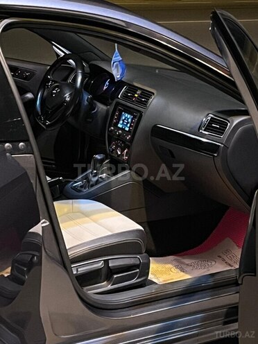 Volkswagen Jetta-12