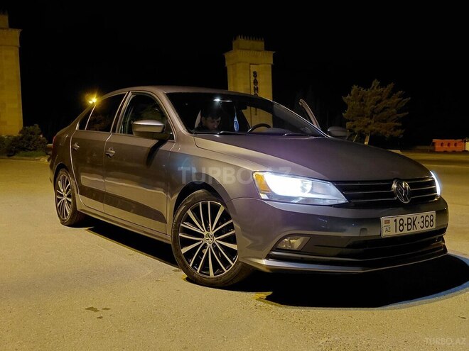Volkswagen Jetta-13