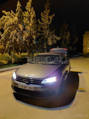 Volkswagen Jetta-15