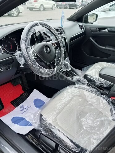 Volkswagen Jetta-20