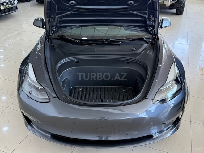 Tesla Model 3-19