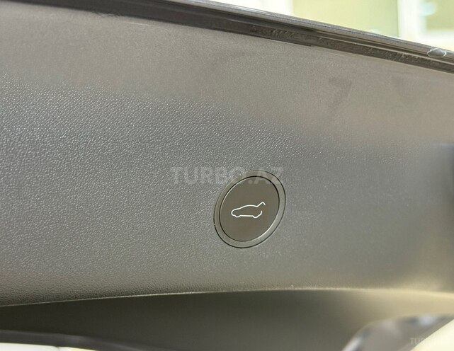Tesla Model 3-21