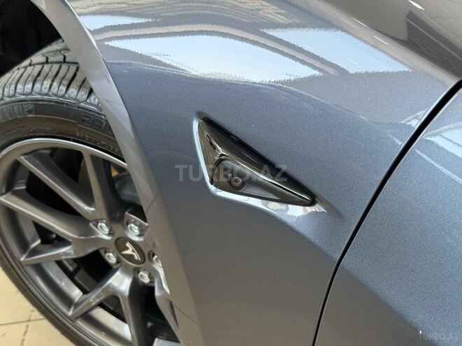 Tesla Model 3-15