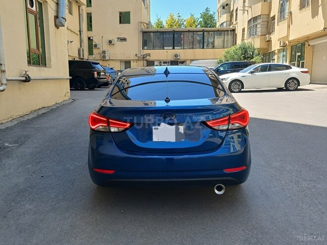 Hyundai Elantra-7