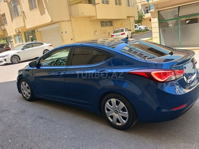Hyundai Elantra-9