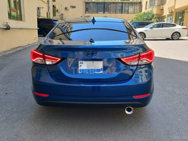 Hyundai Elantra-4