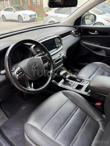 Kia Sorento-12