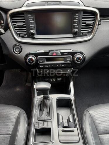 Kia Sorento-14