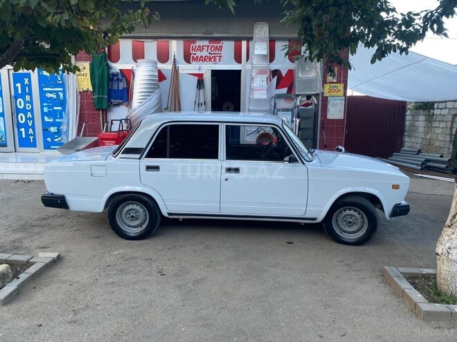 LADA (VAZ) 2107-2