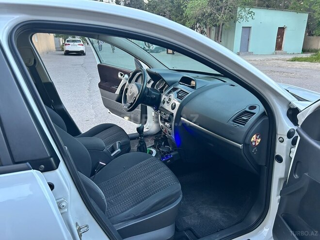 Renault Megane-14