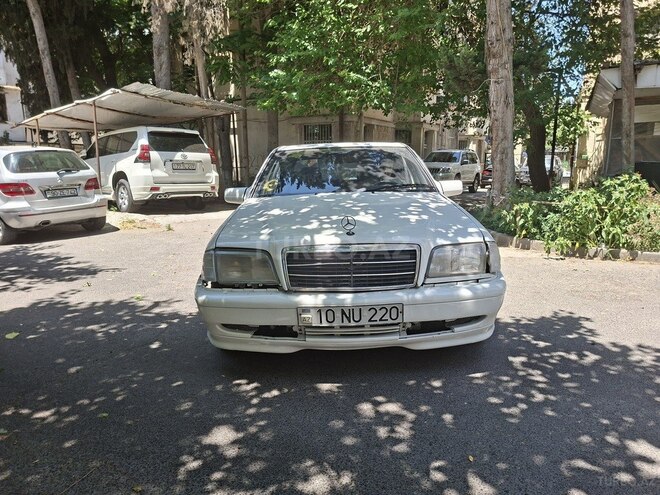 Mercedes C 220-1