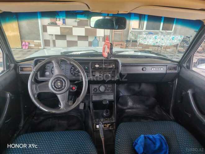 LADA (VAZ) 2107-2