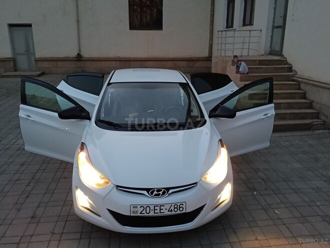 Hyundai Elantra-1