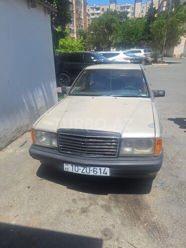 Mercedes 190-1