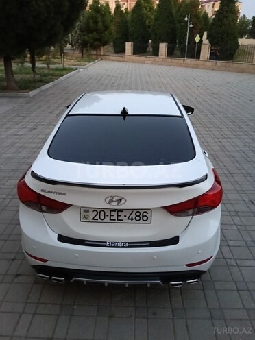 Hyundai Elantra-2