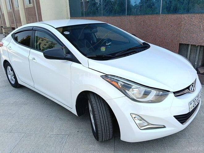 Hyundai Elantra-21