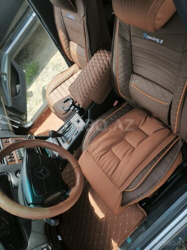 Mercedes E 300-8