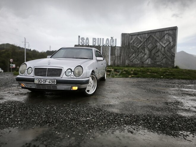Mercedes E 300-15