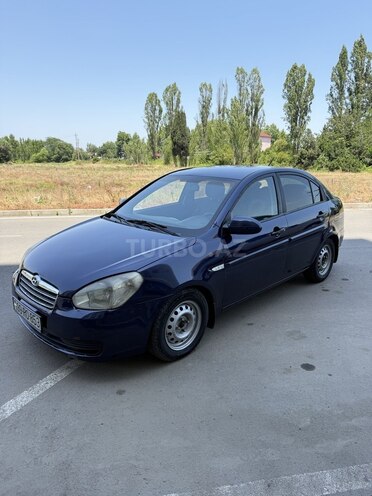 Hyundai Accent-4
