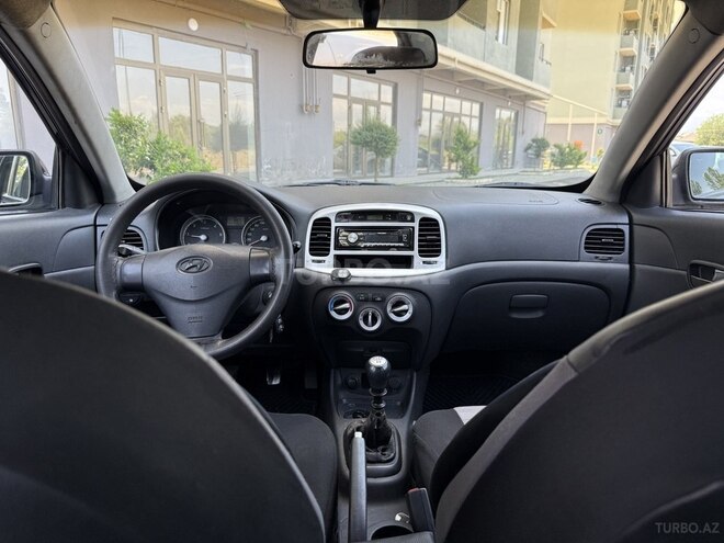Hyundai Accent-10