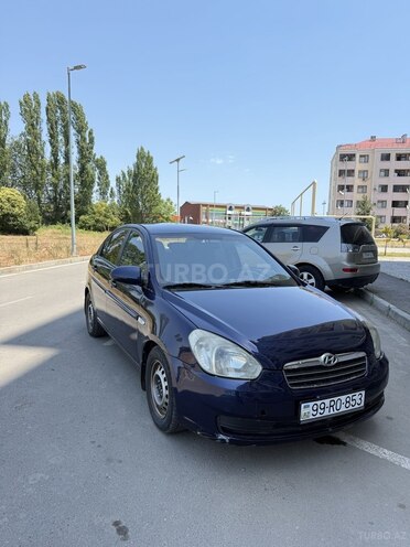 Hyundai Accent-2