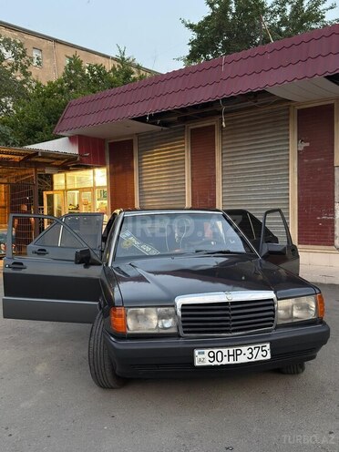 Mercedes 190-2