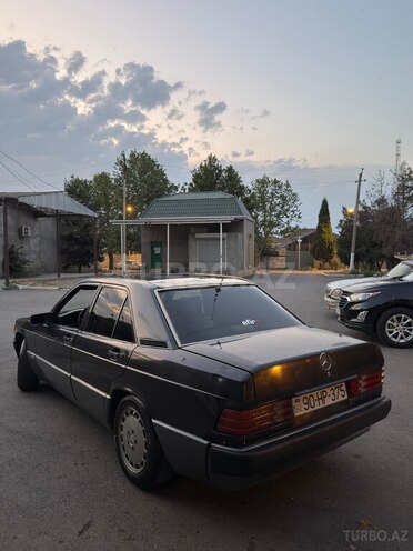 Mercedes 190-5