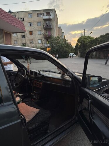 Mercedes 190-12