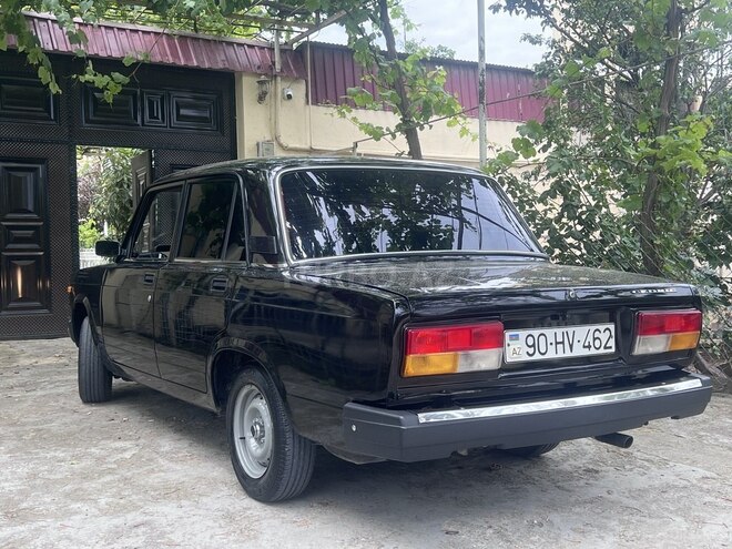 LADA (VAZ) 2107-2