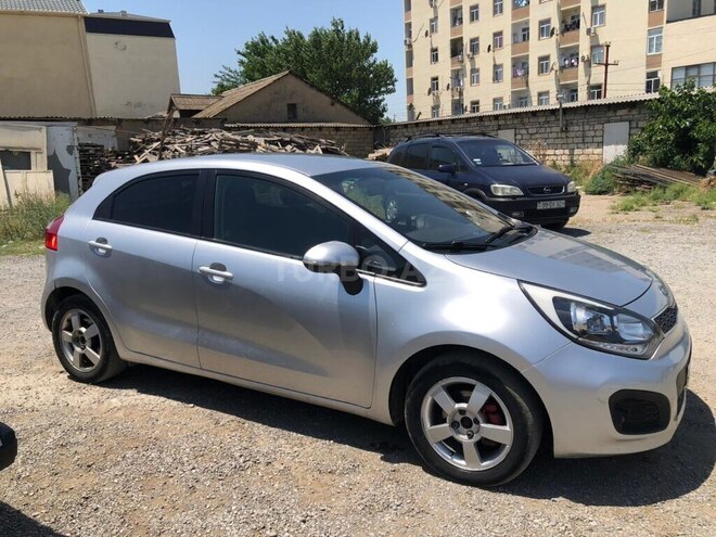 Kia Rio-5
