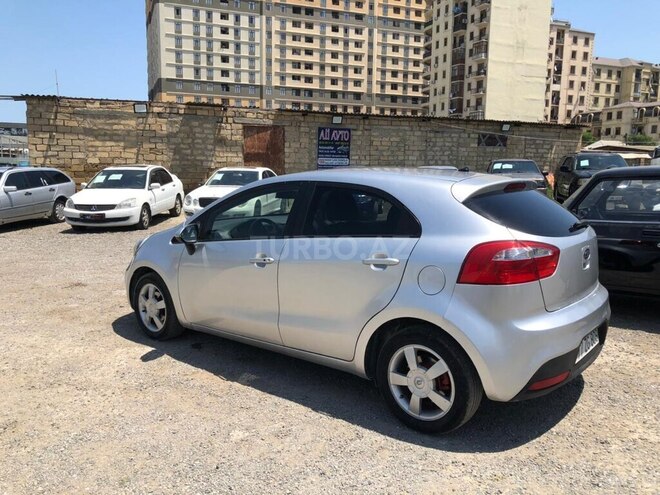 Kia Rio-6