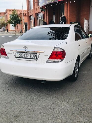 Toyota Camry-5